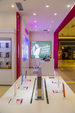 数码产品专卖店 计算机软硬件及辅助设备零售全解析